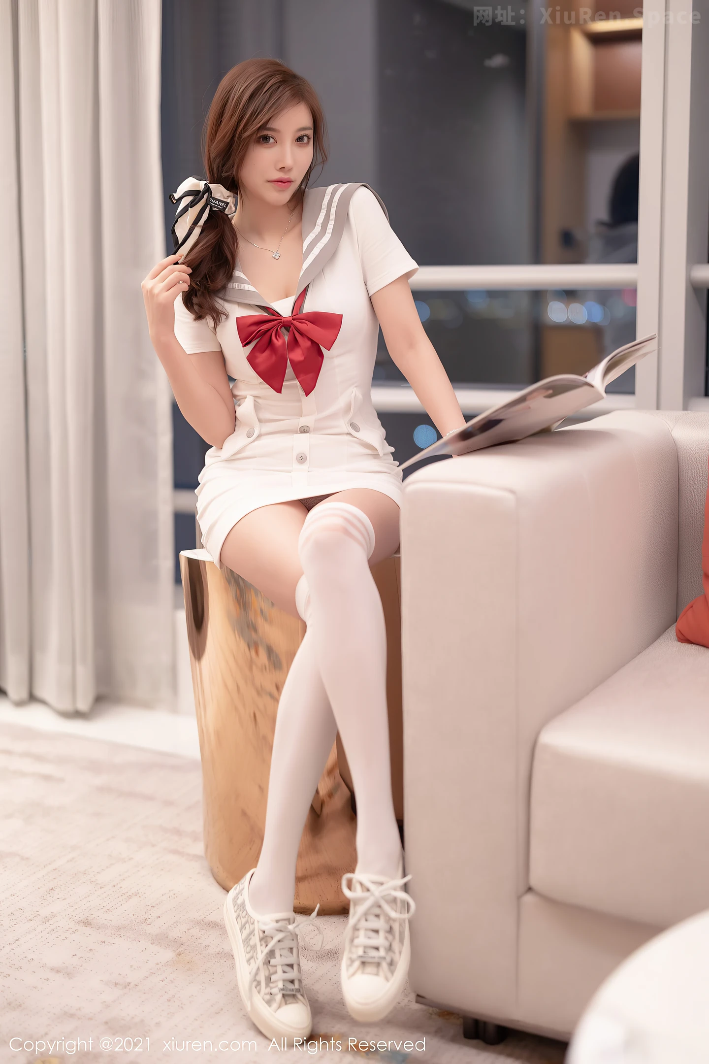 图片[6]-[XiuRen秀人网]VOL.3844 女神杨晨晨Yome私房清纯制服配白丝袜半脱露完美身材诱惑写真70P-秀人网官方网站